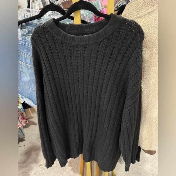 American Eagle Outfitters Sweaters - American Eagle Outfitters Charcoal Crewneck Sweater